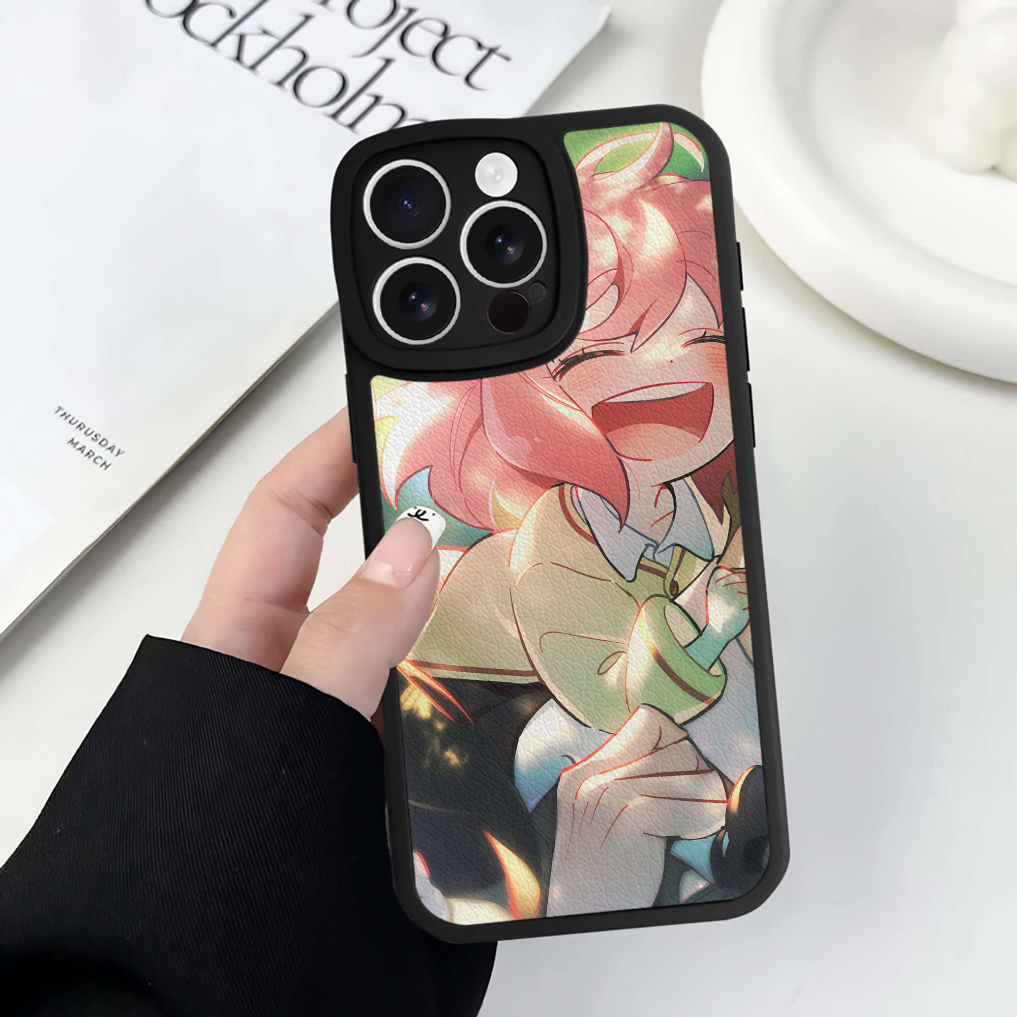 （画像用） SPY×FAMILY间谍家家酒 【iPhone 16シリーズ対応】シリコンスマホケース（レザー調） 材質：シリコン